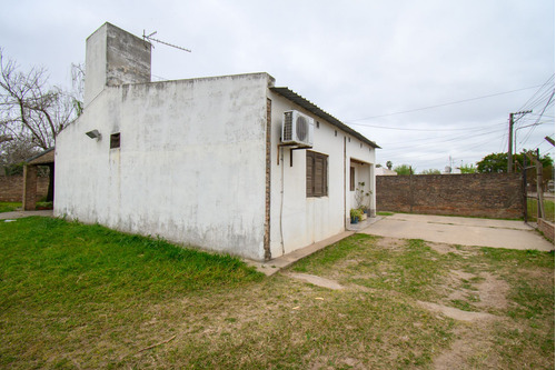 Remax Vende Casa De Dos Dormitorios En Santo Tomé!