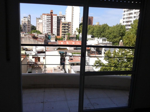 Venta Monoambiente Semi Nuevo Balcón Frente A Metros Bv. Oroño Tribunales Rosario