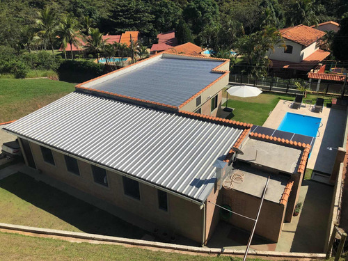 Linda Casa Na Fazenda Da Grama