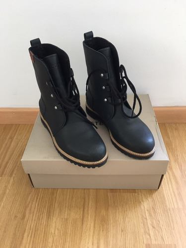 Botas- Borcegos Lacoste. Cuero. Mujer. Talle 35. Impecables!