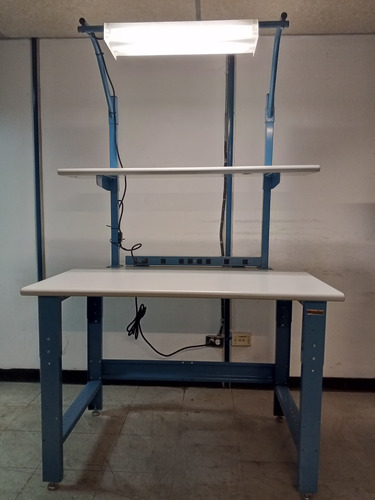 Mesa De Trabajo Profesional Bench Depot Con Repisa Y Luz (Usado)