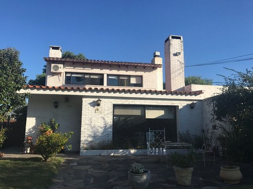 Casa En Venta De 2 Dormitorios En Pinares (ref: Lij-4323)