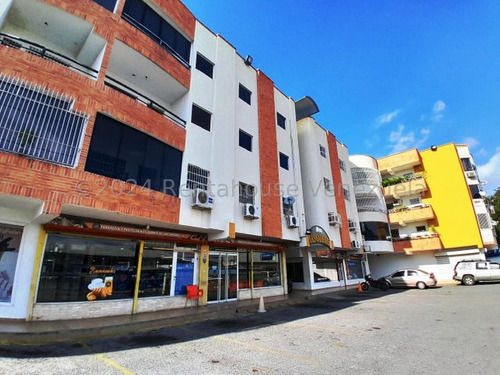 Apartamento En Alquiler Equipado Para Ejecutivos En La Morita Mfc 24-15194