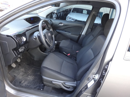 Imagem 7 de 9 de Toyota Etios X 1.3 Automático Flex