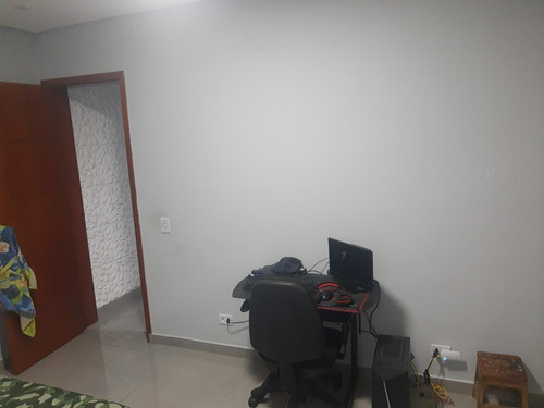 Imagem 18 de 27 de Vendo Sobrado 2 Quartos/suite Na Cohab Adventista (vi685)