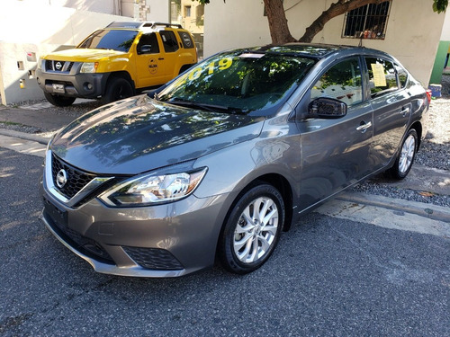 Imagen 1 de 10 de Nissan Sentra 2019 Gris