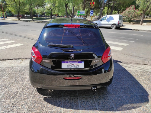 Peugeot 208 Feline Pack Cuir