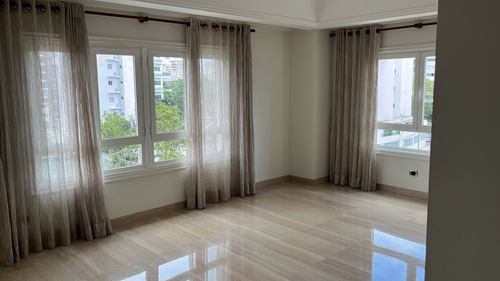 Apartamento En Los Cacicazgos, Santo Domingo
