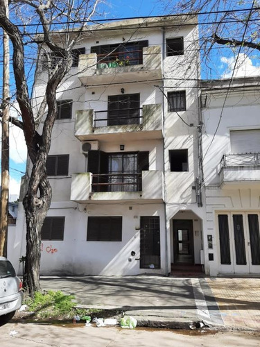 Imagen 1 de 14 de Departamento 4 Dormitorios, A Metros De Pza. Azcuénaga