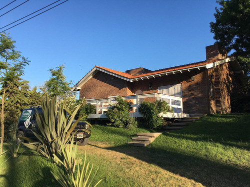 Casa Sobre Av. Shaw- 4 Ambientes