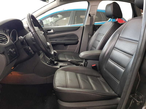 Ford Focus Titanium 2.0 16v(mec.) 5p (flex)