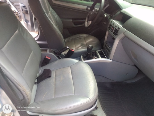 Imagem 11 de 12 de Chevrolet Vectra 2006 2.0 Elegance Flex Power 4p