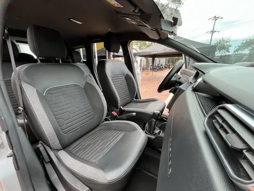 Renault Duster 1.3 Intense Cvt