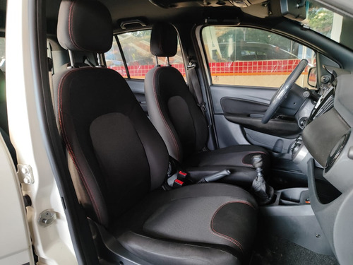 Fiat Uno 1.4 Sporting Flex 5p