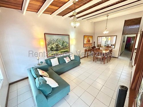 Maribel Morillo Asesor Inmobiliario De Rentahouse Vende Comoda Casa; Conjunto Privado Del Este De Barquissimeto; Posee 3 Hab. Y 2 Baños; Condominio Con Bellas Areas Comunes; Barquisimeto Lara