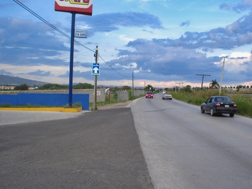 Imagen 12 de 16 de Local Comercial En Entrada De Fraccionamiento En Tlajomulco