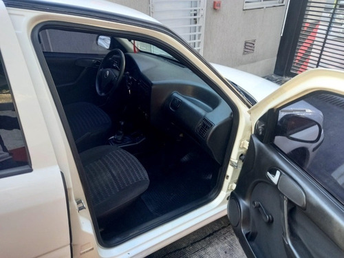 Imagen 11 de 15 de Volkswagen Gol 2005 1.6 Mi Deejay
