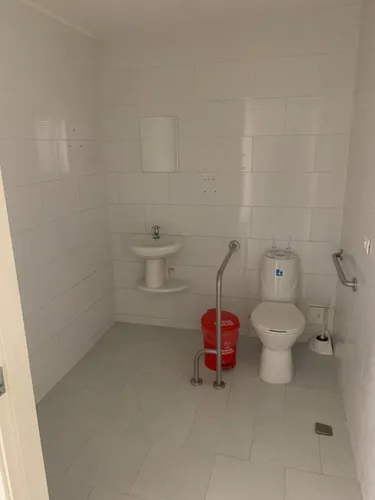 Casa Con Excelente Ubicacion Y Valorizacion. Es Una Muy Buena Oportunidad De Inversion.