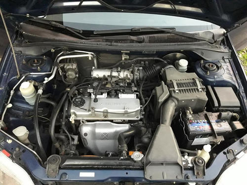 Mitsubishi Lancer 1.6 Glxi