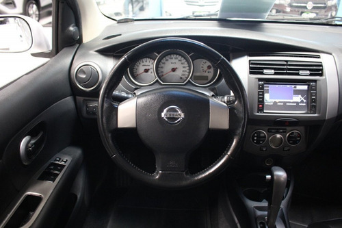 Imagem 13 de 14 de Nissan Grand Livina 1.8 Sl 16v Flex 4p Automático