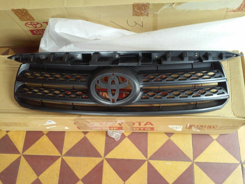 Parrilla Frontal De Toyota Fortuner 2009 2010 2011 Original 