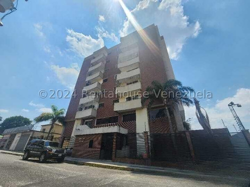 Apartamento En Alquiler Zona Este Barquisimeto  24-20803 Amoblado 