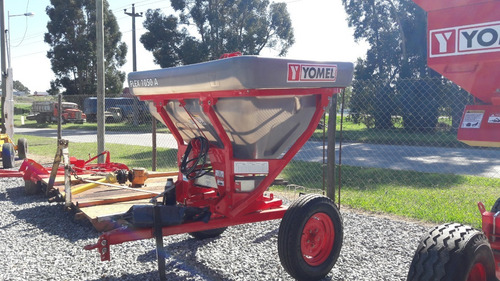 Imagen 2 de 4 de Fertilizadora Yomel Flex 1050 Bi Disco