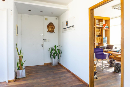 Oficina Dos Plantas Tipo (penthouse) Unica Por Su Diseño En El Corazon De Belgrano