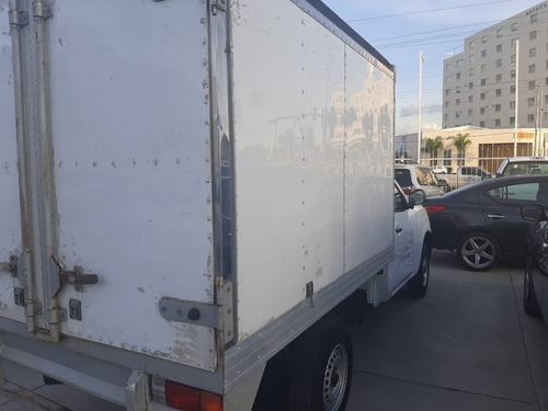Imagen 12 de 15 de Nissan Np 300 2016
