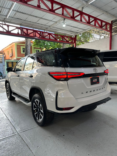 Toyota Fortuner Legender
