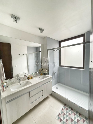 Casa En Venta De 4 Dorm. En Colina