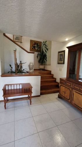 Casa En Venta, Con Vista A Campo De Golf En Zapopan, Jalisco.