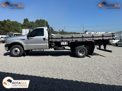 Ford F4000 2011