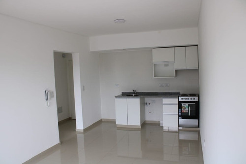 Imagen 3 de 14 de Departamento De 2 Ambientes Con Balcon En Venta - Ramos Mejia Norte