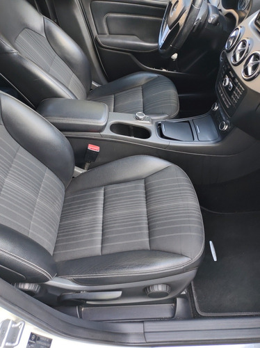 Imagen 8 de 10 de Mercedes-benz Clase B 2013 1.6 180 Cgi Exclusive Mt