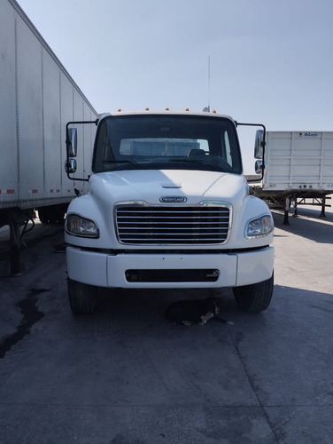 Freightliner M2 2011