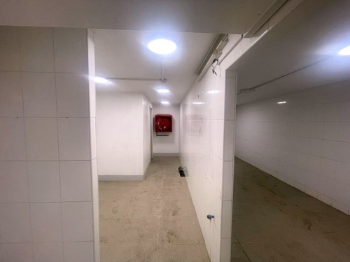 Arriendo Local Comercial De 122,10 M2, Vicuña Mackenna, Ñuñ