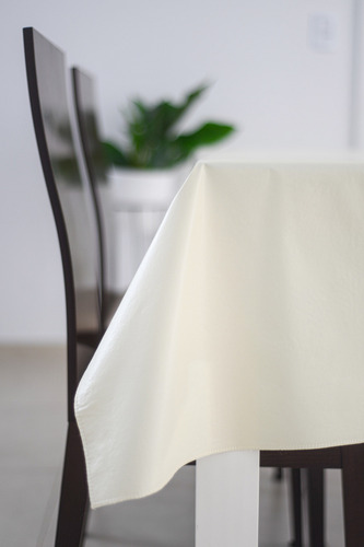 Mantel Cuerina Impermeable Cuadrado 1.40x1.40 Ecocuero Color Marfil Liso