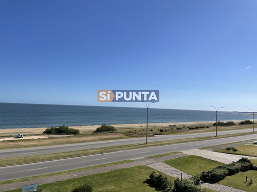 Imagen 4 de 25 de Frente Al Mar, 3 Dormitorios, 2 Baños, En Venta , Punta Del Este
