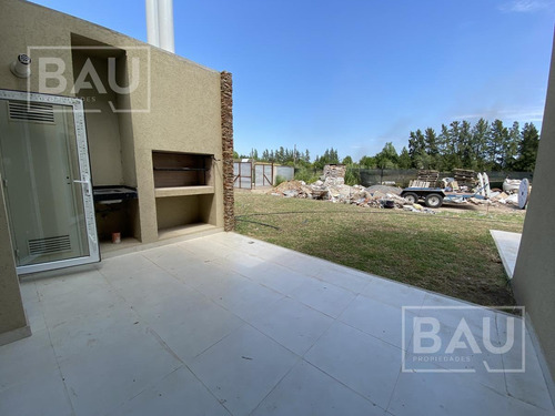 Dúplex Tipo Casa Con Jardín Y Parrilla Propios, Jardines Del Palmar, Nordelta