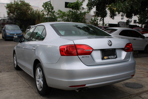 Volkswagen Jetta 2.5 Style Active Mt