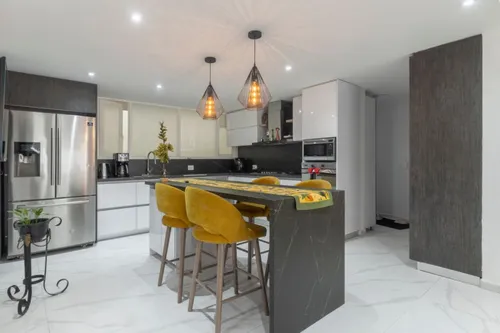 Apartamento En Venta En El Chicó. Cod V6217
