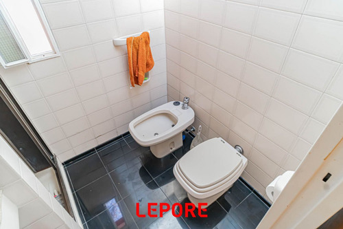 Amplia Casa Con 2 Piscinas