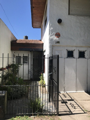 Venta Casa De 3 Amb.mas Lote Y Galpon /taller Con Fosa .oportunidad! Barrio Belisario Roldan.acepta Permuta Menor Valor