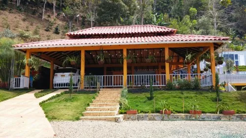 Finca En Venta En Las Granjas. Cod V8014