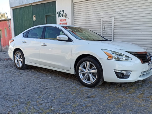 Nissan Altima 2.5 Advance Navi Piel Qc Cvt