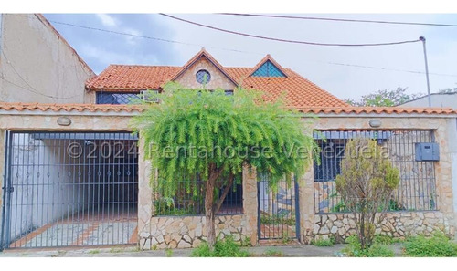 Casa En Venta En Urb. Las Cayenas, La Morita 24-19370 Jcm