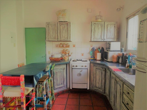 Imagen 7 de 20 de Casa En Venta Amplia Con 4 Dorm, Con Jardín Y Garaje Techado