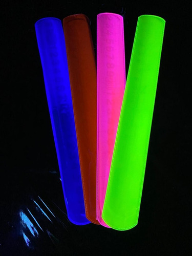 Imagen 4 de 10 de Pulsera Flúo Fluor Luz Uv X25 Cotillon Carioca Fluo