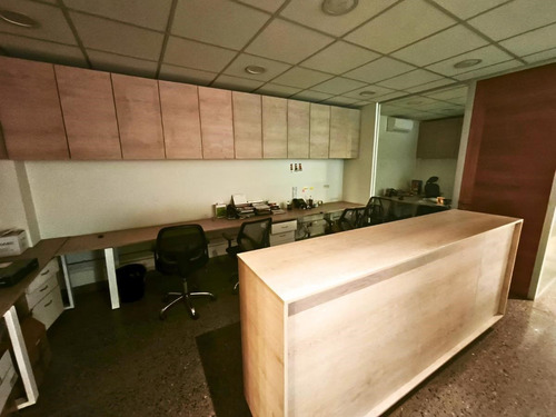 Arriendo Bodegas 5000 M2 Con Oficinas Y Patio De Maniobras